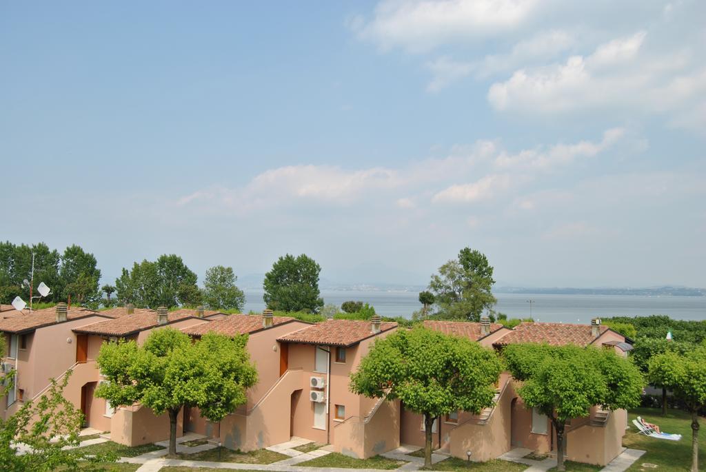Residence Villaggio Tiglio Sirmione Exteriör bild