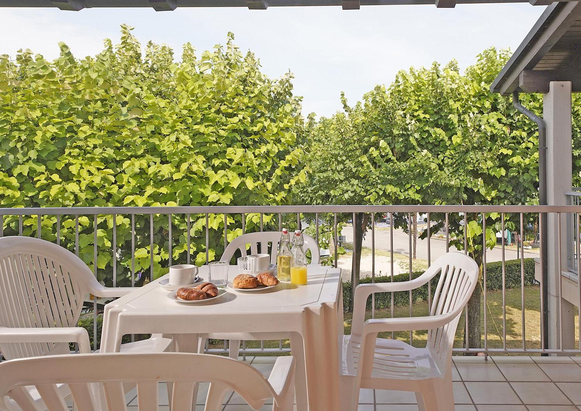Residence Villaggio Tiglio Sirmione Rum bild
